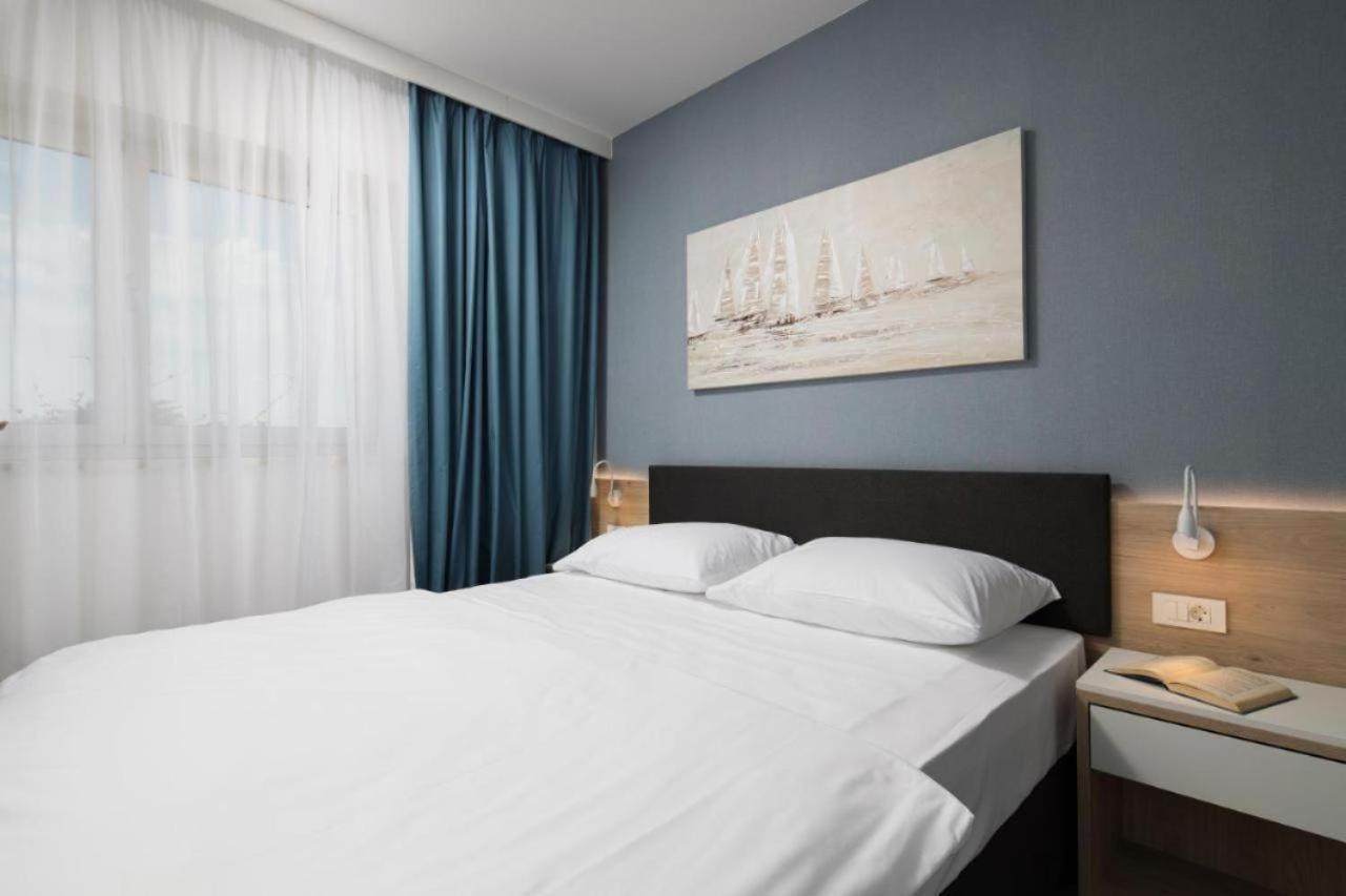 Lux Pool Suite Umago Exterior foto